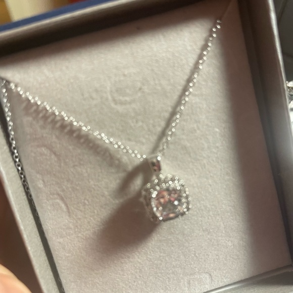 Necklace, Ring and Earrings full set - Picture 6 of 10